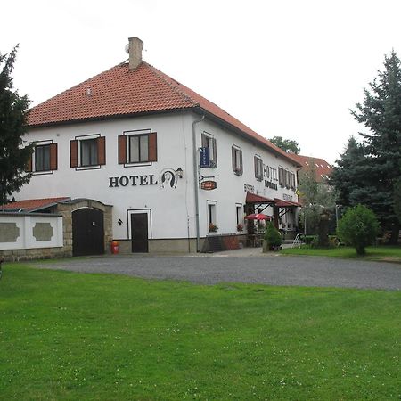 Hotel Kovarna Дечин Экстерьер фото